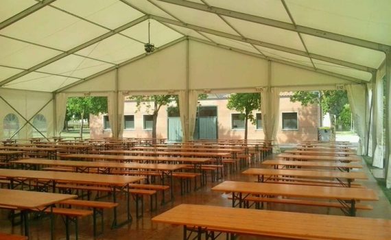Tensostruttura dim. 20 x 30 m.