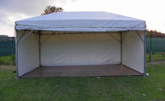 Gazebo in acciaio zincato. Dim. 7 x 4 m.