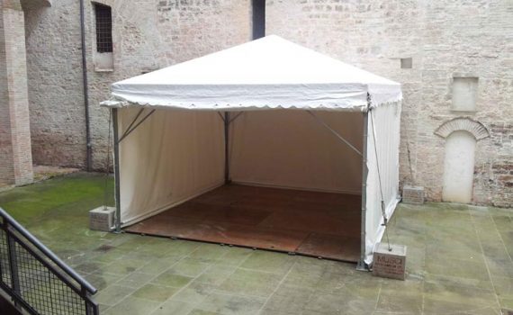 Gazebo in acciaio zincato. Dim. 5 x 5 m.