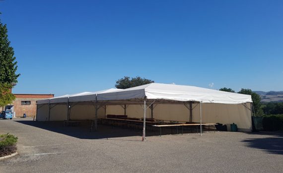 Tensostruttura dim. 28 x 12 m.